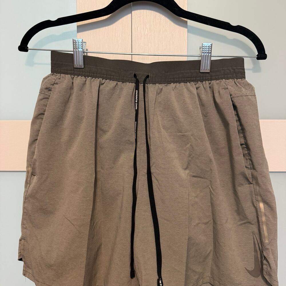 Nike Running Mens medium Gray Athletic Shorts Lined Zip Pocket Drawstring